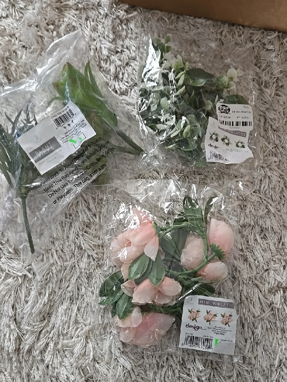 Soft Pink Artificial Flower Faux Green Mini Wreaths Leaves Plant Pick Assortment